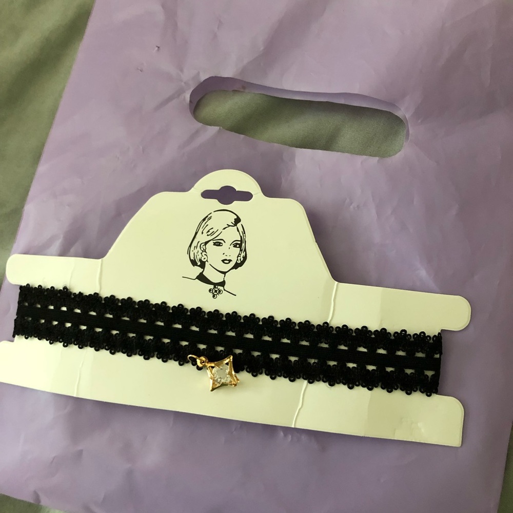 NWT elastic choker with charm